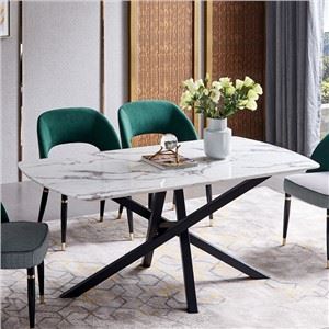 Mesa de comedor y silla