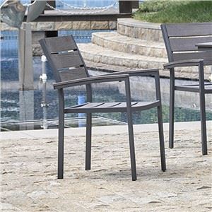 Mesa y sillas de patio de metal al aire libre