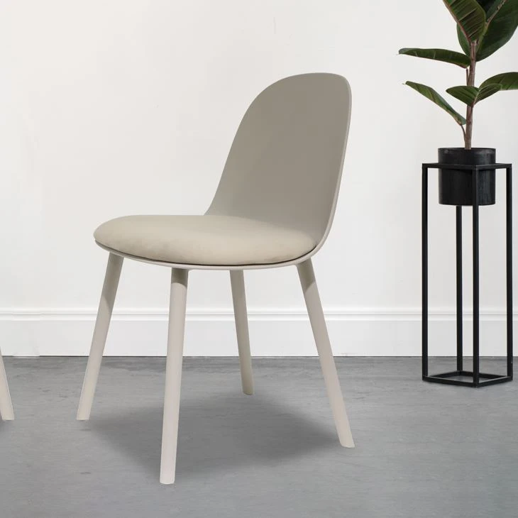 Silla de comedor de plástico con cojín